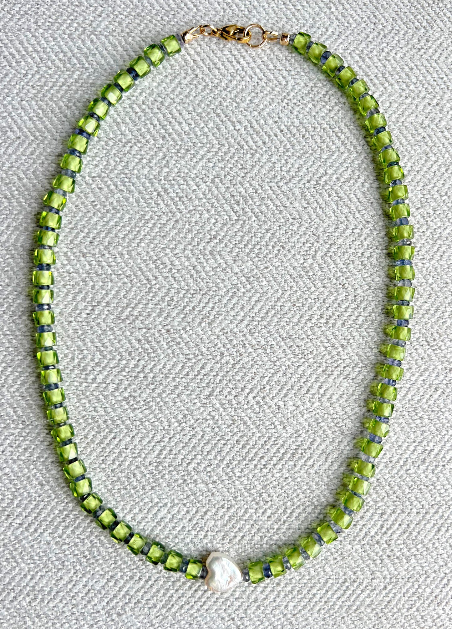 Green & Heart Pearl Necklace