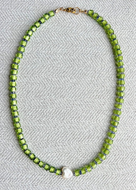 Green & Heart Pearl Necklace